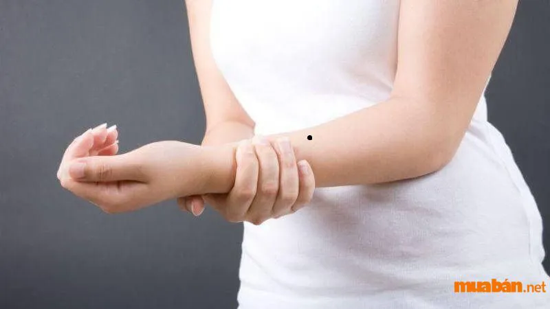 Luận giải ý nghĩa nốt ruồi ở bắp tay của nam và nữ