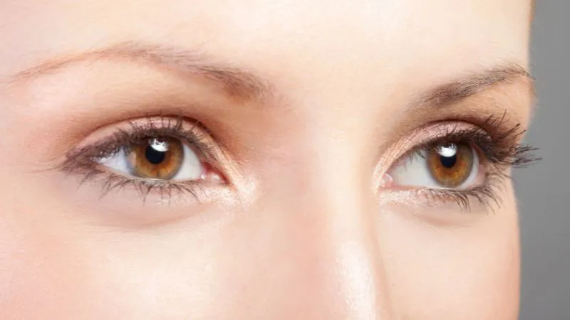 Mắt phải giật là điềm báo gì? Giải mã chi tiết ở nam và nữ